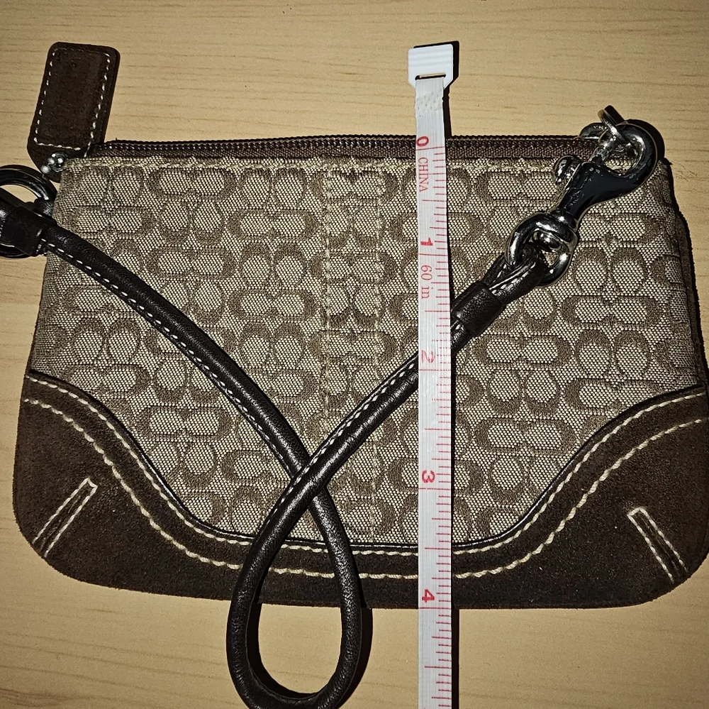 Coach wristlet in brown size 6x4 - Picture 6 of 6